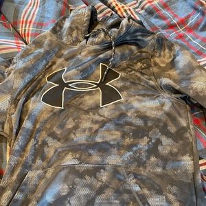 Dry Fit Under Armour Sweatshirt